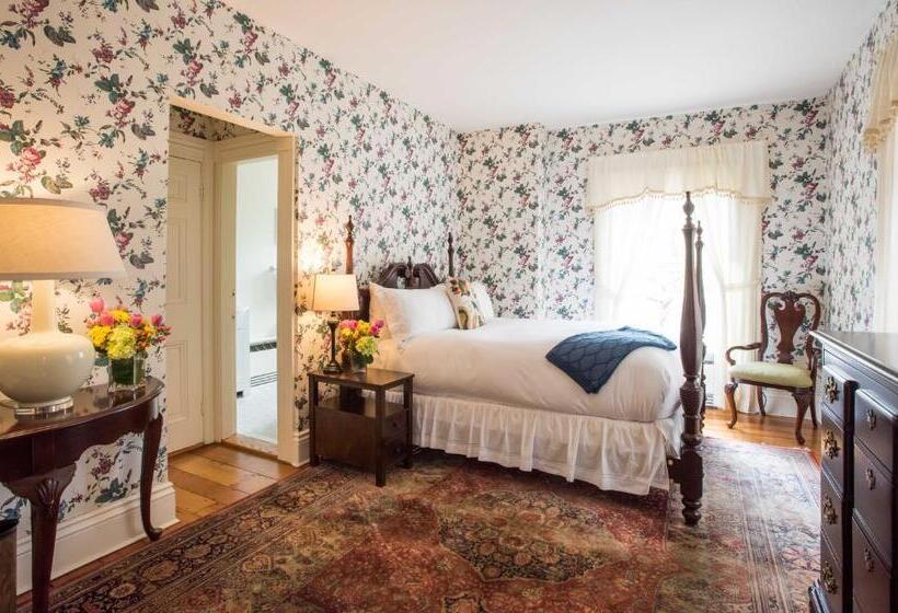 デラックスルーム, Jared Coffin House