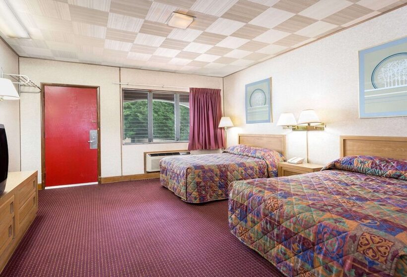 2ダブルベッドのスタンダードルーム, Knights Inn Galax