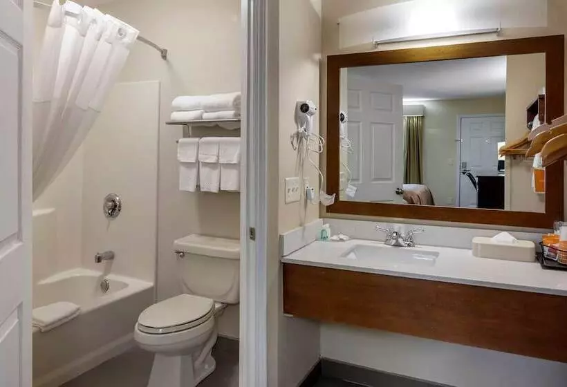 Standard-huone 2 Parivuodetta, Quality Inn Seneca Us123