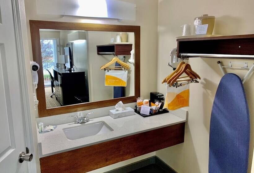 스탠다드 룸 킹사이즈 침대, Quality Inn Seneca Us123