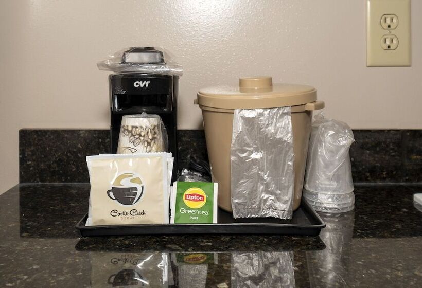 适合残疾人士使用的套间, Red Roof Inn & Suites Wilson