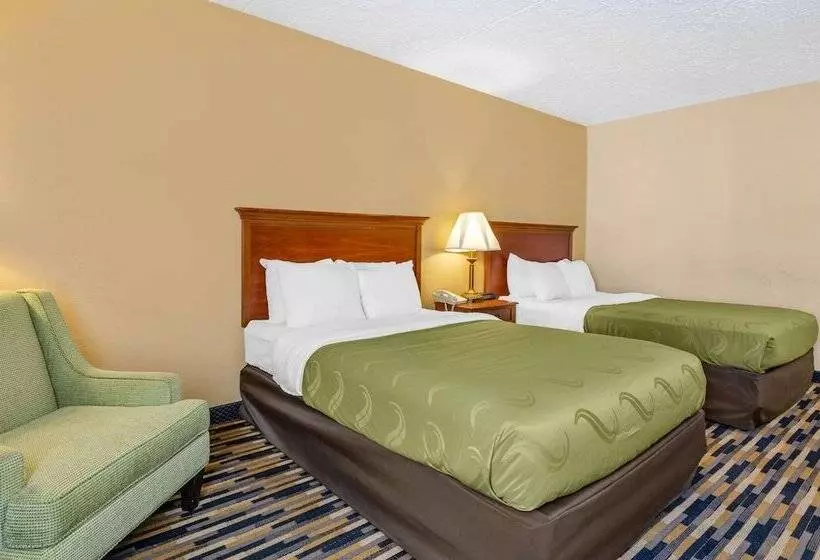 ２ダブルベッドのスタンダードルーム, Quality Inn Near Martinsville Speedway