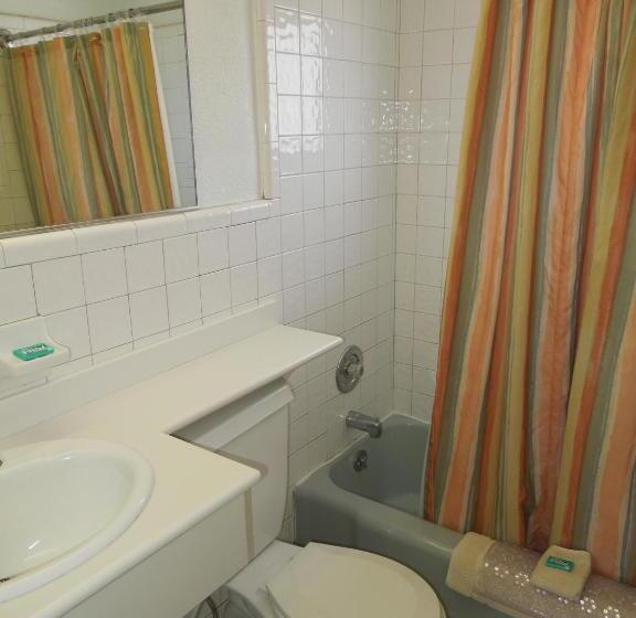 غرفة قياسية سرير كينج, The Jetty Motel