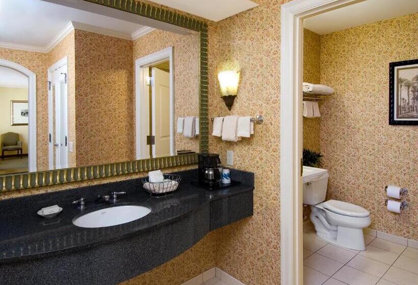 キングサイズベッドのスタンダードルーム, The King And Prince Beach & Golf Resort