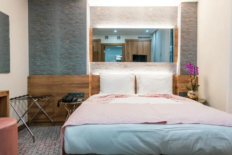 Economy Room