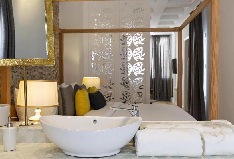 Deluxe Suite King Bed, Suite Azur