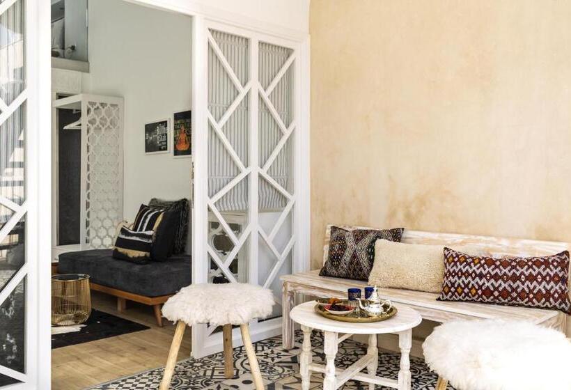 سوییت لوکس, Suite Azur