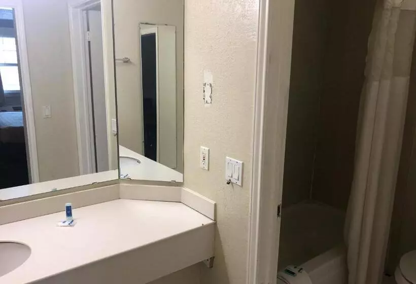 سوئیت با تخت بزرگ, Americas Best Value Inn Denver