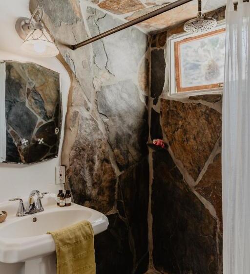 استودیو استاندارد با تخت کینگ, Korakia Pensione