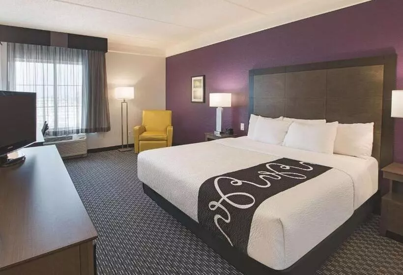 キングサイズベッドのスタンダードルーム, La Quinta By Wyndham Arlington North 6 Flags Dr