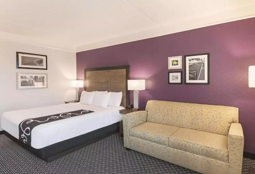 キングサイズベッドのデラックスルーム, La Quinta By Wyndham Arlington North 6 Flags Dr