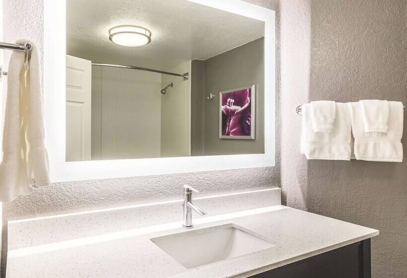 غرفه قياسيه سريرين مزدوجين, La Quinta By Wyndham Austin Airport