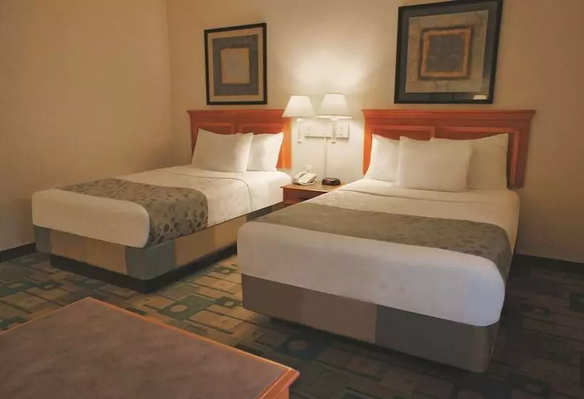 اتاق لوکس, La Quinta Inn & Suites By Wyndham Houston Bush Iah South