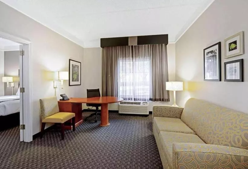 キングサイズベッドのスイートルーム, La Quinta By Wyndham Houston West Park 10