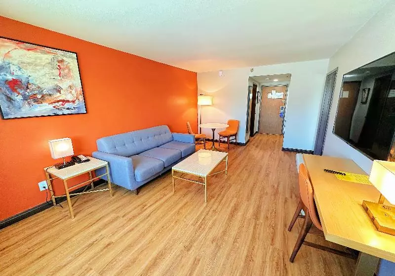سوئیت با تخت بزرگ, Lincoln Hotel Monterey Park Los Angeles