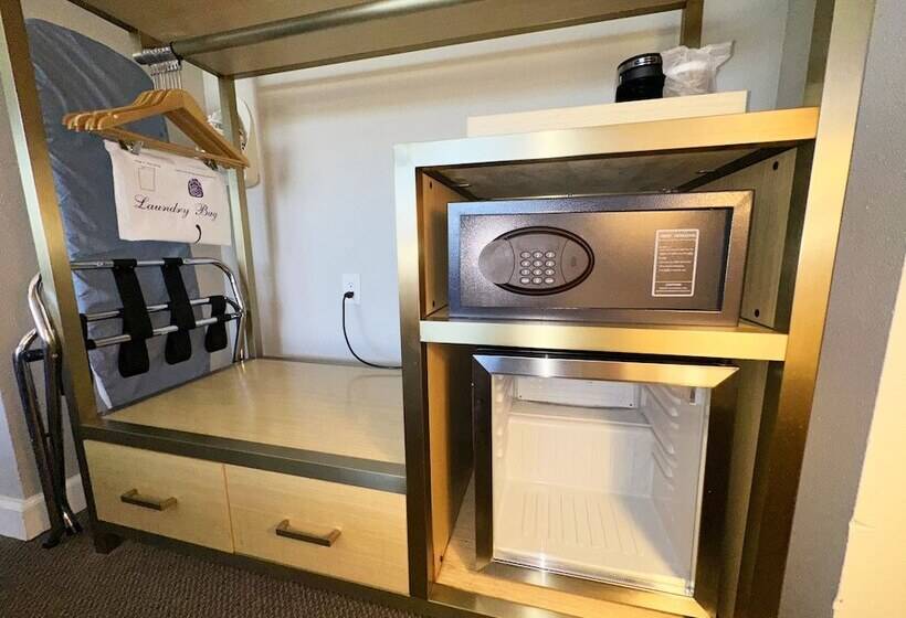 חדר סטנדרט, מיטת קינג, מותאם לאדם עם מוגבלויות, Lincoln Hotel Monterey Park Los Angeles