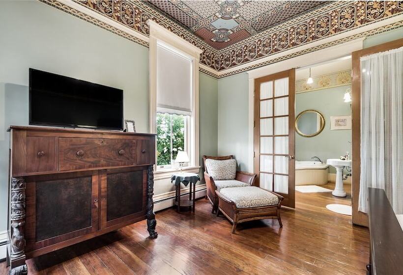 스위트, Lumber Baron Inn