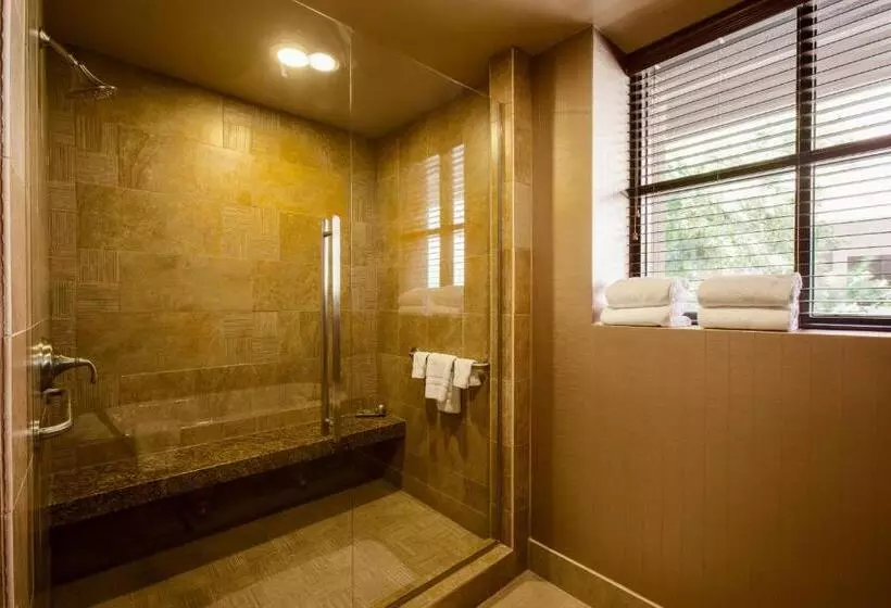سوئیت با تخت بزرگ, The Lodge At Ventana Canyon
