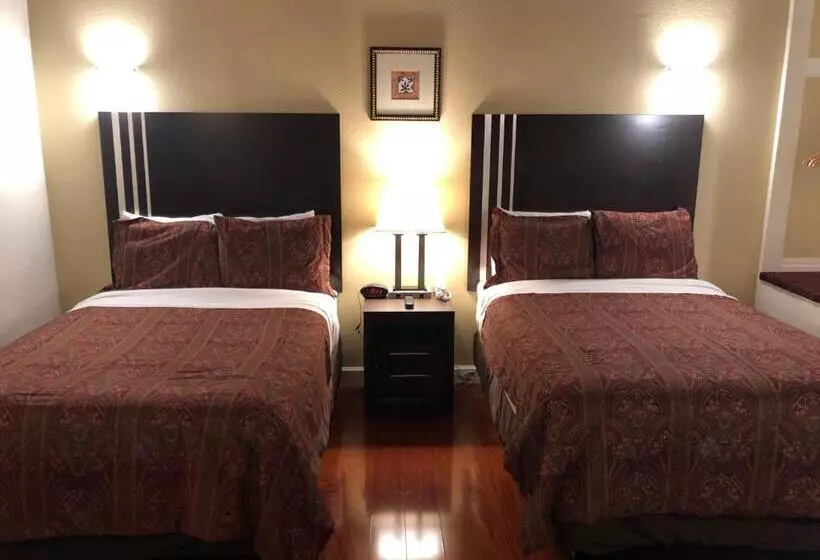 سوئیت 2 خوابه, Lombard Plaza Motel