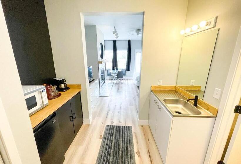 غرفة ديلوكس مطلة على البحيرة, Lake Bluff Inn And Suites