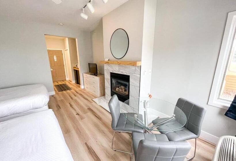 غرفة ديلوكس مطلة على البحيرة, Lake Bluff Inn And Suites