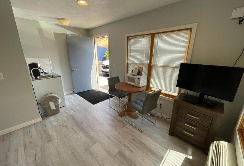 غرفة قياسية مطلّة علي البحيرة, Lake Bluff Inn And Suites