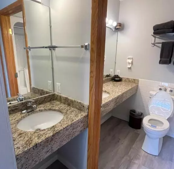 キングサイズベッドのデラックスルーム, Lake Bluff Inn And Suites
