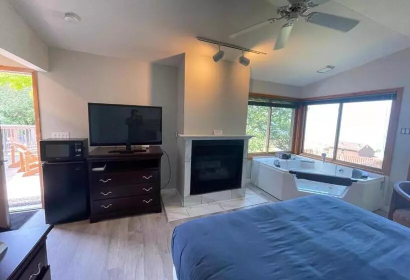 キングサイズベッドのデラックスルーム, Lake Bluff Inn And Suites