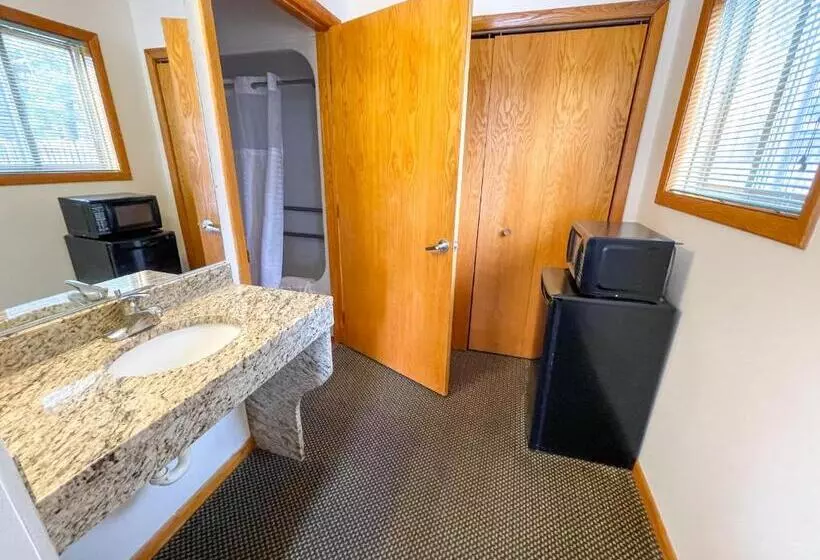 身障者適用キングサイズベッドルーム, Lake Bluff Inn And Suites