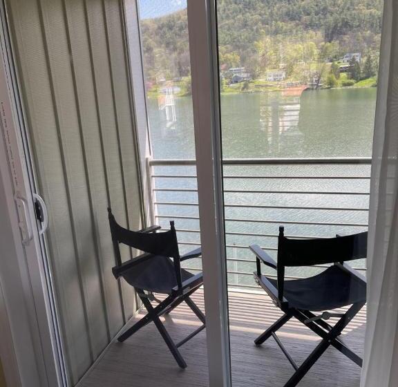 带阳台的豪华间, Lake Front