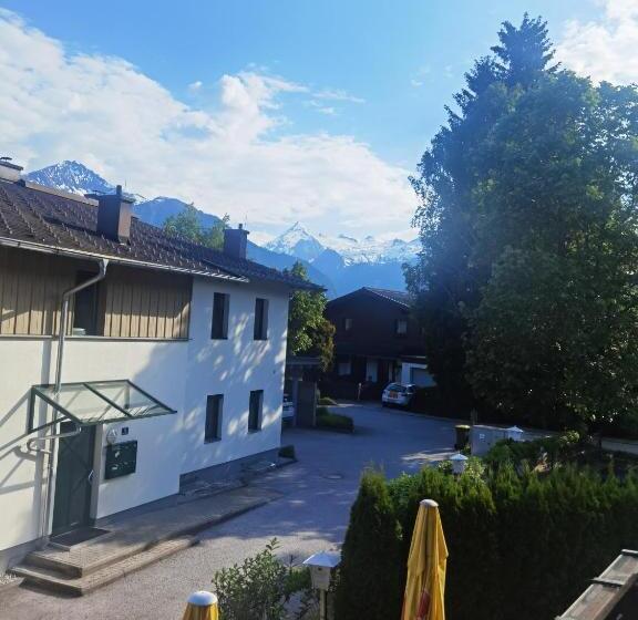 חדר סטנדרט עם מרפסת, Landhaus Zell Am See