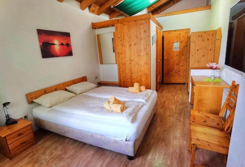 Номер Стандарт с Балконом, Landhaus Zell Am See