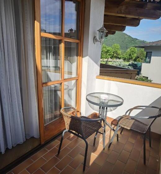 חדר סופריור עם מרפסת, Landhaus Zell Am See