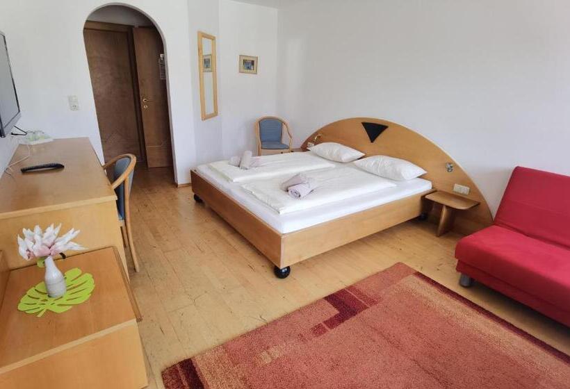 חדר סופריור עם מרפסת, Landhaus Zell Am See