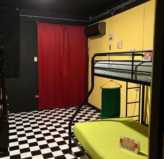 تختخواب در اتاق مشترک, Junzi