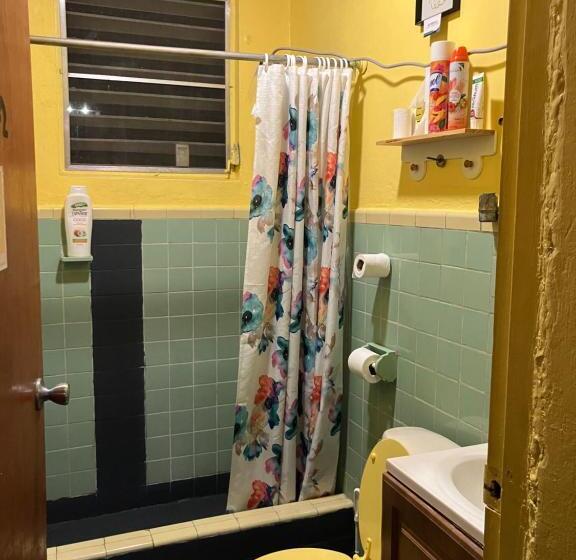 Bed in Shared Room with Shared Bathroom, Junzi