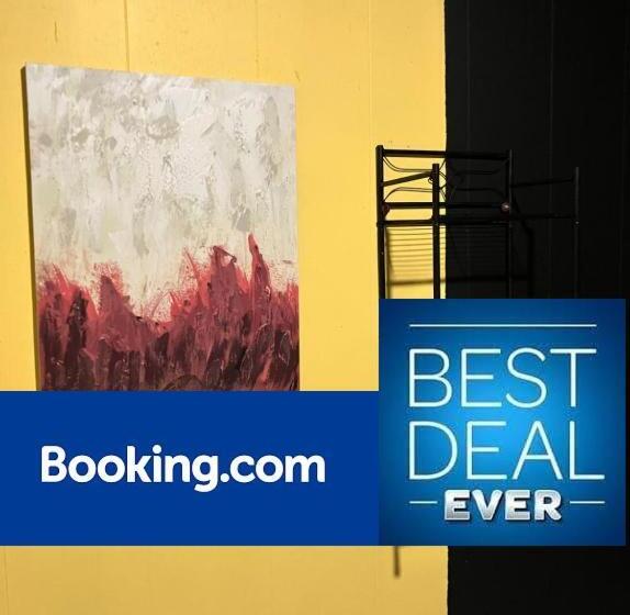 Bed in Shared Room with Shared Bathroom, Junzi