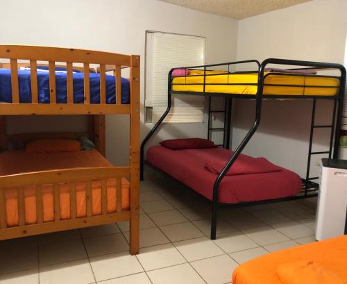 تختخواب در اتاق مشترک, Junzi