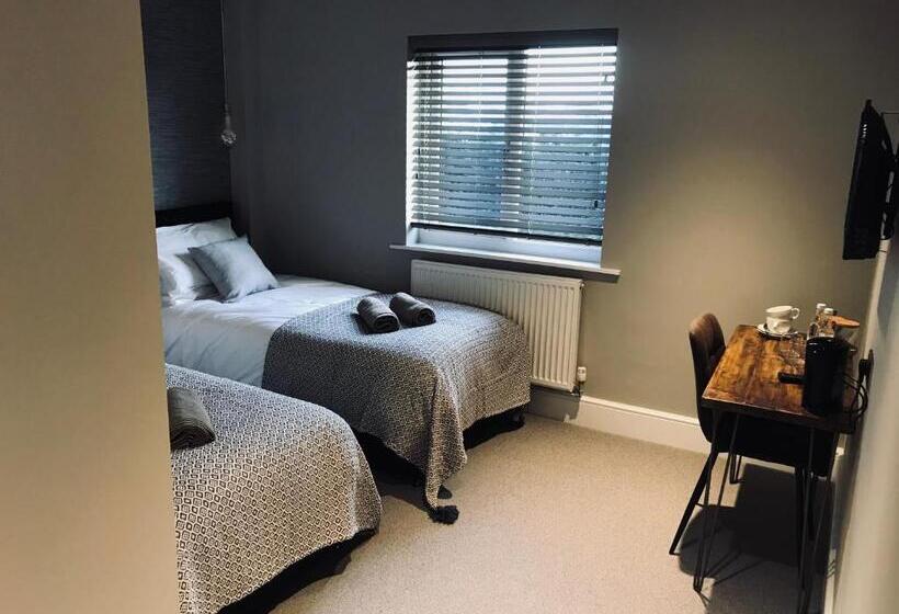 اتاق استاندارد, The Station Restaurant & Bar