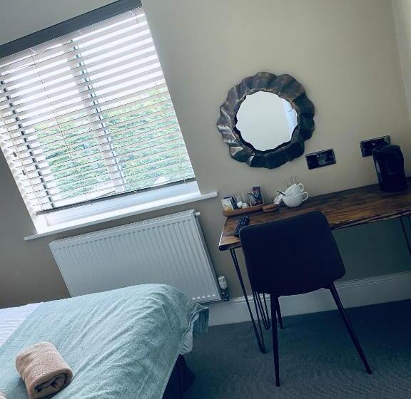 اتاق لوکس, The Station Restaurant & Bar