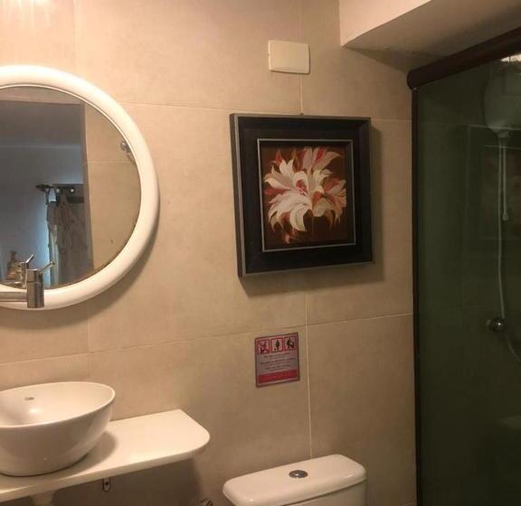 스위트, The Place Hostel