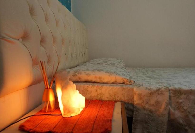 발코니가 있는 스위트, The Place Hostel