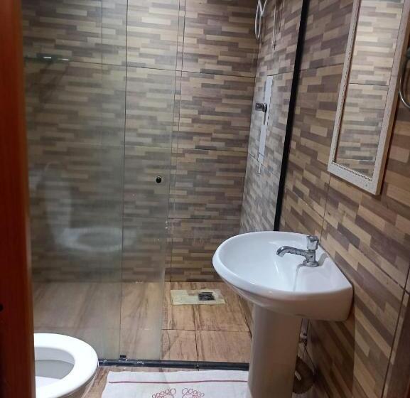 스위트, The Place Hostel