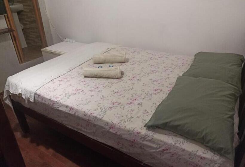 스위트, The Place Hostel