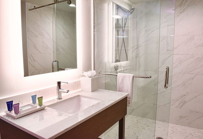 סוויטת דלוקס 2 חדרים, Legends