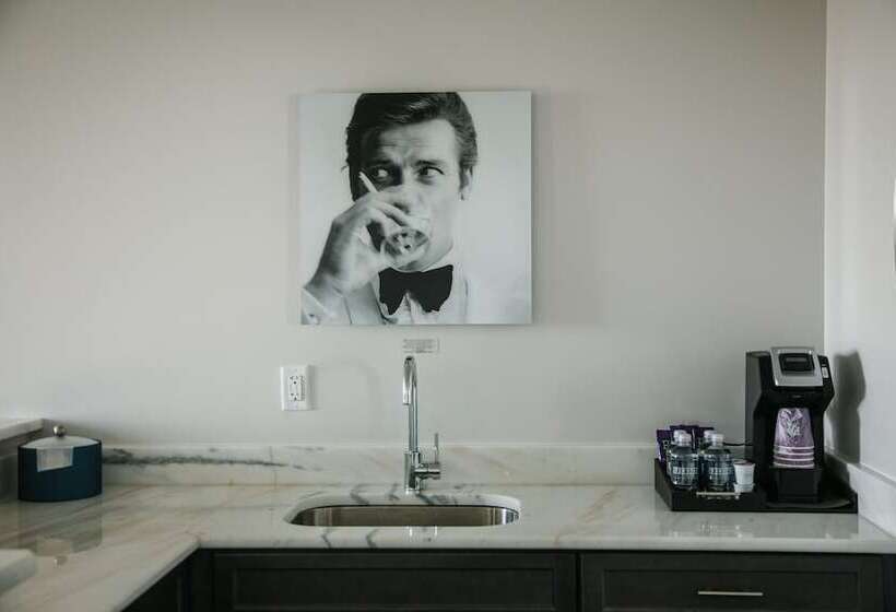 סוויטת דלוקס 2 חדרים, Legends