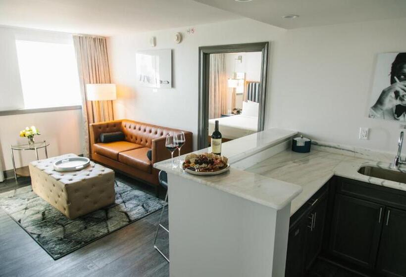 סוויטת דלוקס 2 חדרים, Legends