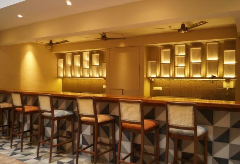 חדר דלוקס, Sharayu One