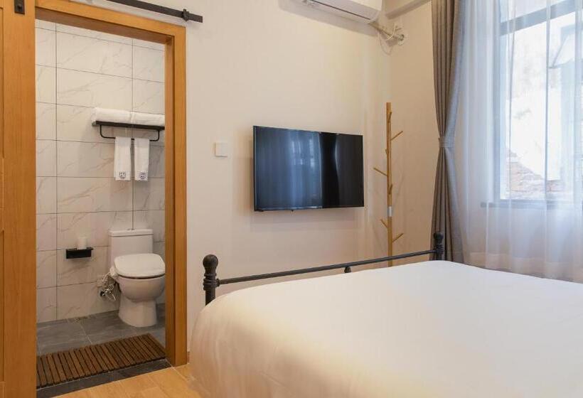 اتاق سوپریور با تخت دو نفره بزرگ, Wander Hostel