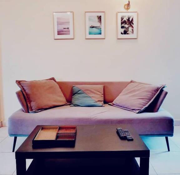 آپارتمان 1 خوابه, Stone House   Makepe, Douala